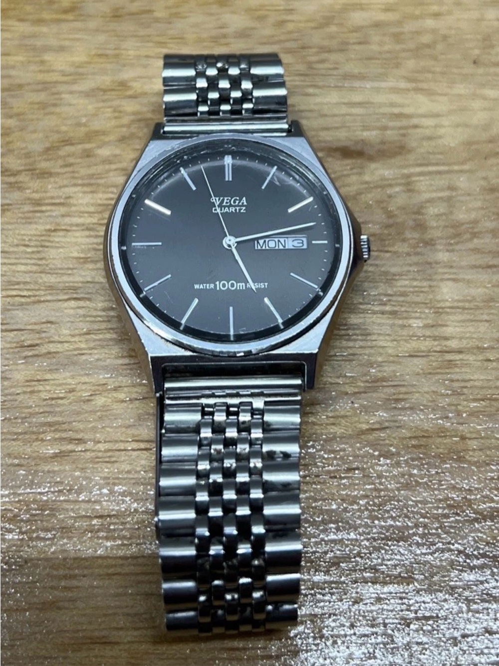 Vintage Citizen Vega Water 100m Resist Black Dial Mens Quartz Watch